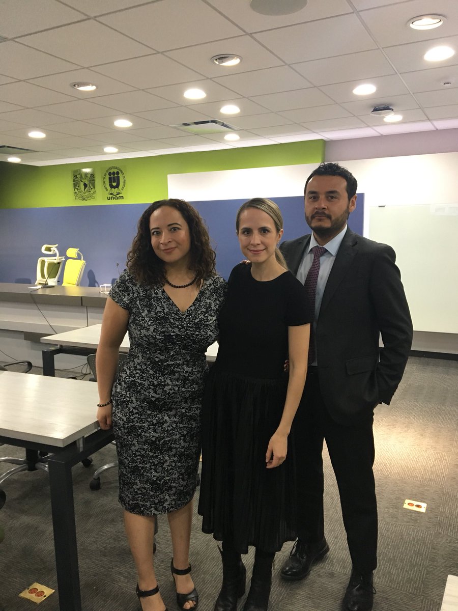 elisaove's tweet photo. Gracias a todxs lxs que vinieron a la presentación del libro de niños, niñas y jóvenes migrantes. Súper grato!! https://t.co/LYQuccDZAT
