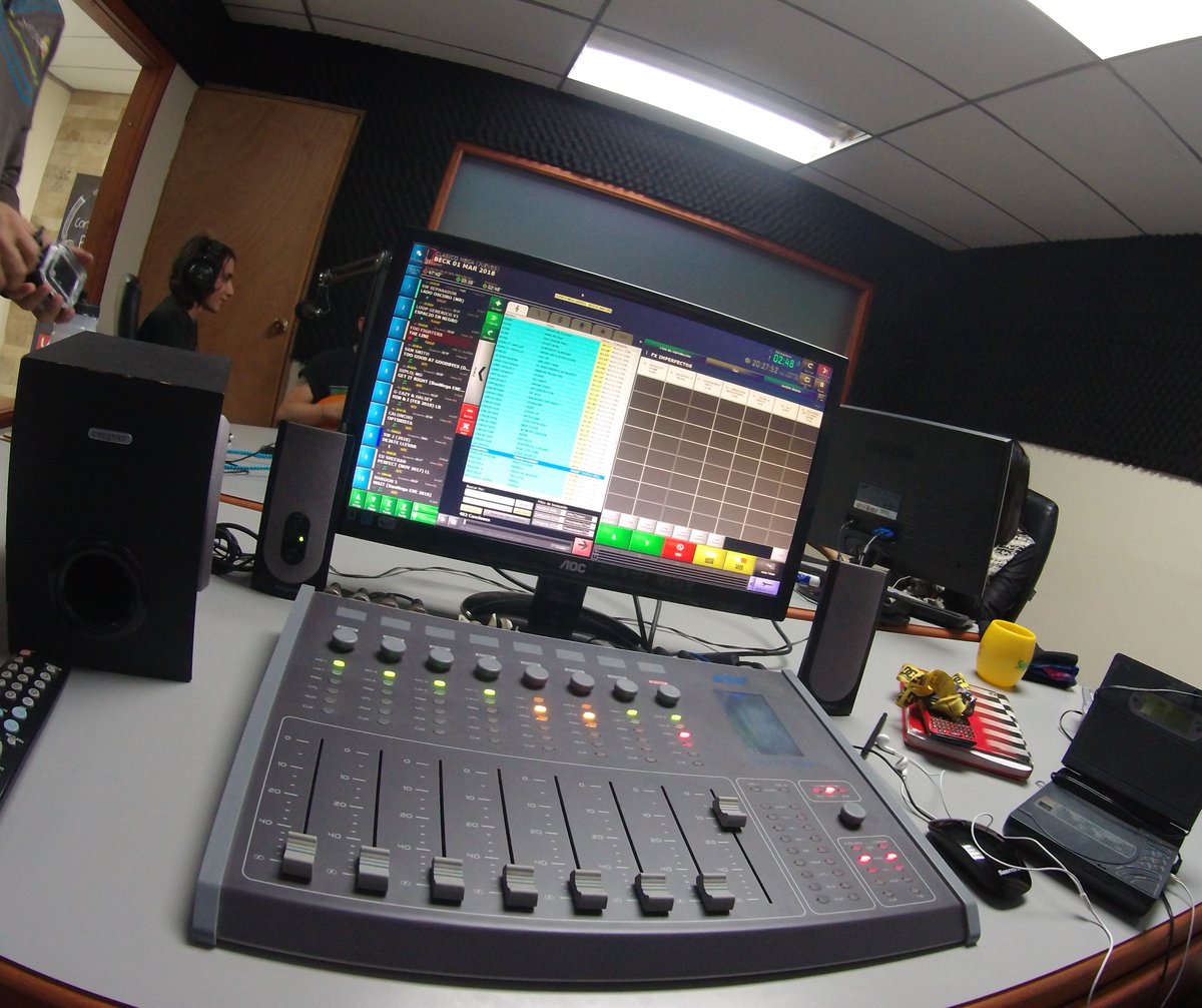 esandrecastillo's tweet photo. al aire #espacioennegro de 7 a 9 de la noche por La Mega 91.1 Fm Mérida Donde sea ...

#lamega911 #rock #metal #radio #merida #venezuela  #momentozen #rockparalasmasas https://t.co/jCJSQuLQIY