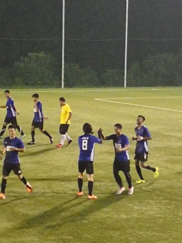 FizieFirdaws47's tweet photo. Khayal FC 🦊✨ It’s just a small team with a huge spirit. 3 points. Can’t forget my debut goal with a header 🦅Amzar clean sheets 🙏🏻 Thanks Alan for the assists. Hazbi, Syafiq, Luqman and Syukur defended it very well 🔥 Thanks teammates, good game ✨ #LepasGian #LXNAFC https://t.co/XCuMtvkz7r