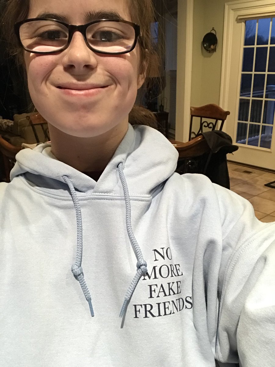 sunflwerhoran's tweet image. No more fake friends💙 #selfieforseb @sebtsb