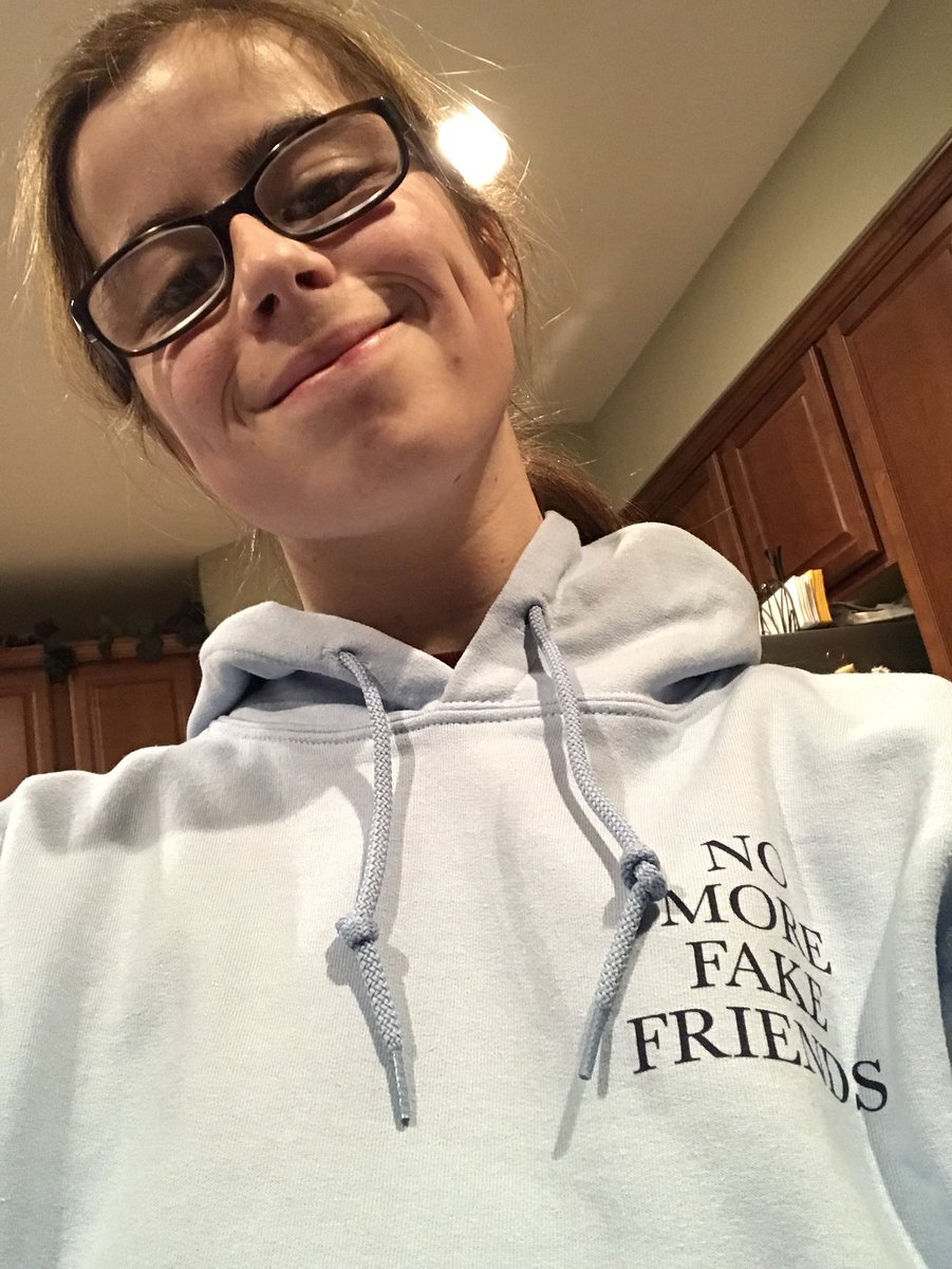 sunflwerhoran's tweet image. No more fake friends💙 #selfieforseb @sebtsb