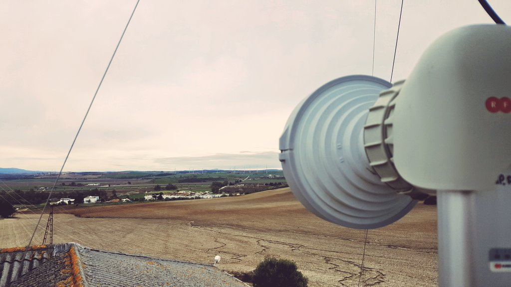 ManolitoPerezM's tweet photo. @rfelements @ubnt #internet #Airecom #rural #wimax #airecominternet https://t.co/TR2szvhWx9