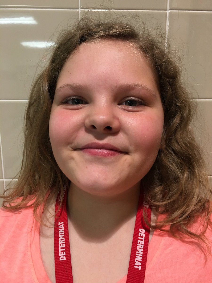 tuckertotsin106's tweet image. Three llamas became the newest group to join the 100s wall! #llamasdoingwork #squadgoals #henriehawks #mathematicians