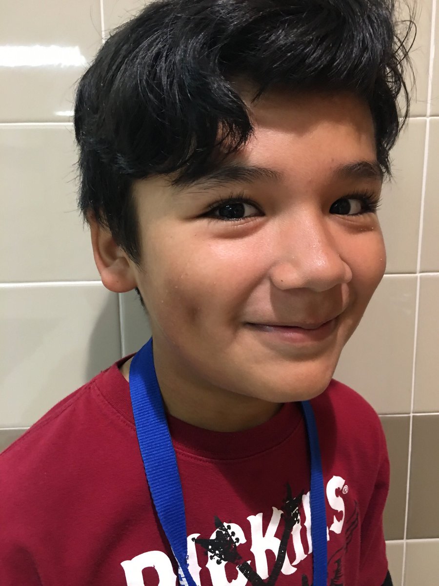 tuckertotsin106's tweet image. Three llamas became the newest group to join the 100s wall! #llamasdoingwork #squadgoals #henriehawks #mathematicians