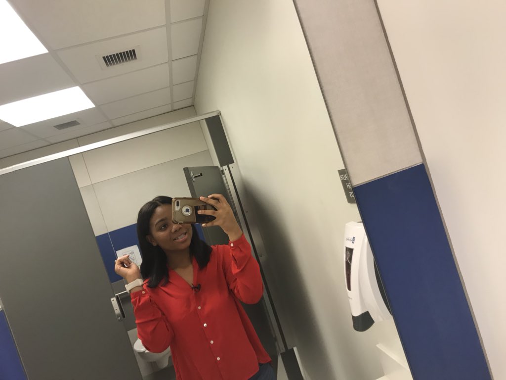 hannah_reneee_'s tweet photo. First news interview was a success🤗
#sharingthreads https://t.co/EKEL8yevS2