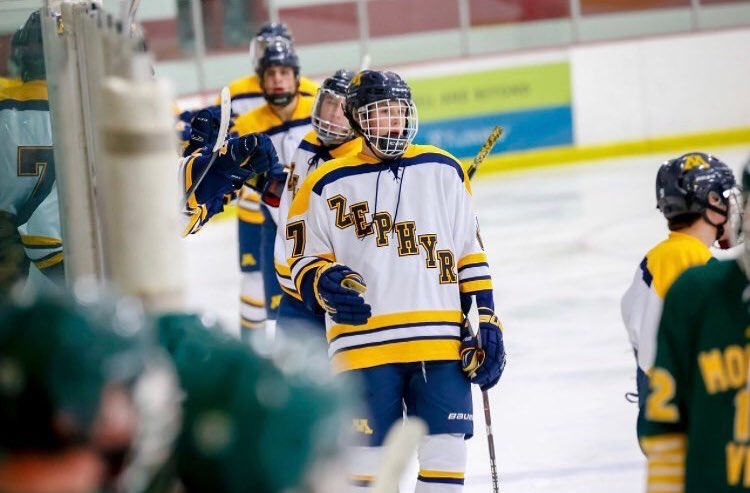 maphockey's tweet photo. Opening up scoring of the State Tourney none other then @Joeparadise3.
Score 1-0 after 1. #mapmembers #Tourney18 #minnesotahockey https://t.co/kG3ZCWGWKE