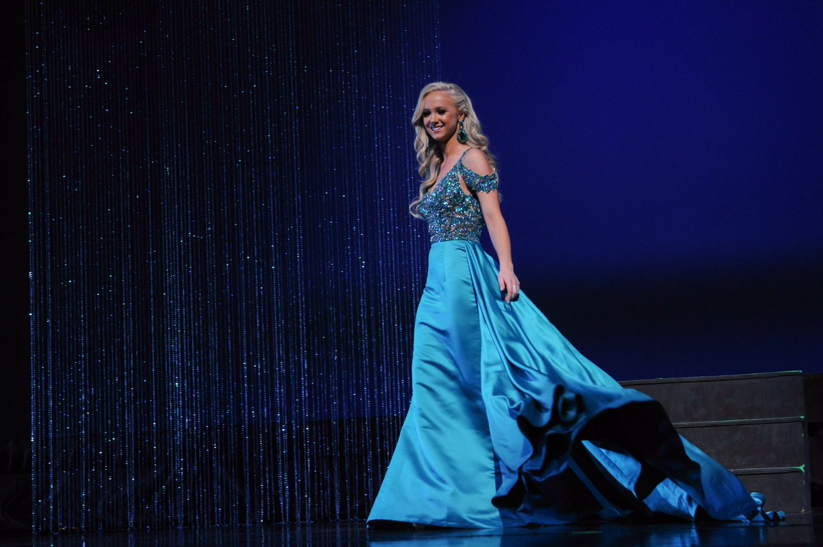 I know national dress day was yesterday but it's always a good day to appreciate <a href="/SherriHill/">SHERRI HILL</a>