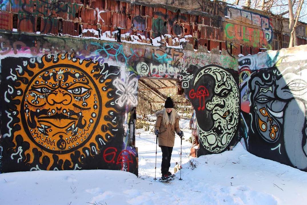 yukoncharlies's tweet image. A little urban exploring with YC Trailblazer, Meg Izzo! (IG's that_wandering_blonde)

#Snowshoeing #OutdoorWomen #ExperienceWinter #TeamYukonCharlies