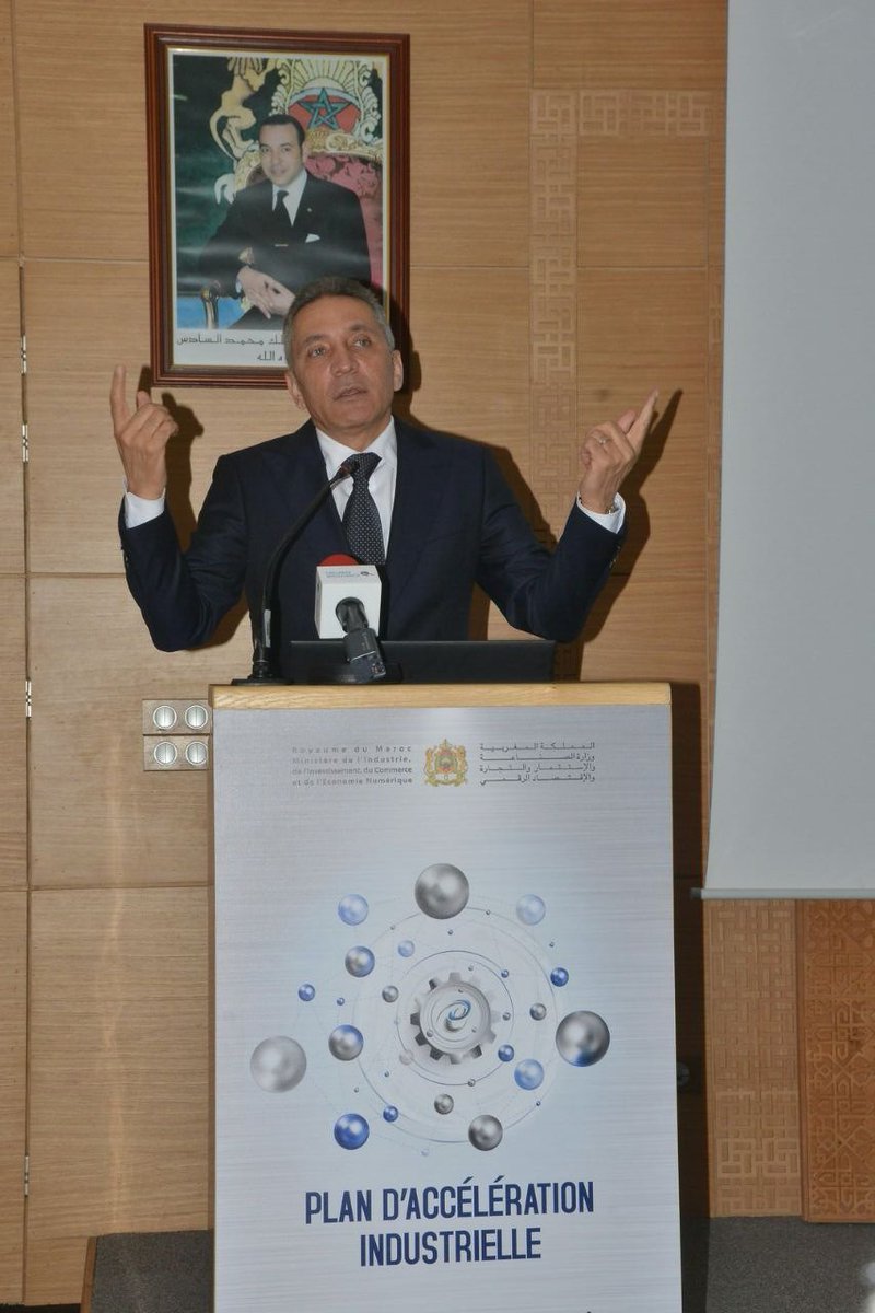 MyHafidElalamy's tweet photo. L'écosystème Renault dépasse les objectifs en 2017 : plus d'1 milliard d'euros d'achat de pièces fabriquées au Maroc et des voitures réalisées avec plus de 50% de valeur ajoutée marocaine https://t.co/ci6av8UC8f