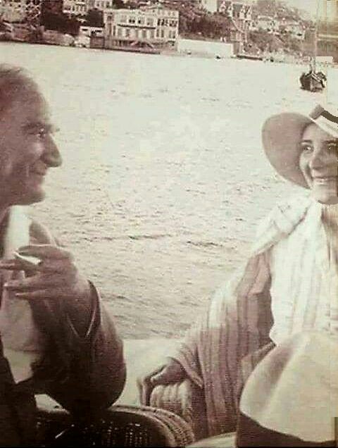 Kadınlarını geri bırakan toplum, geride kalmaya mahkumdur.
- Mustafa Kemal Atatürk. 

#8MartDünyaKadınlarGünü