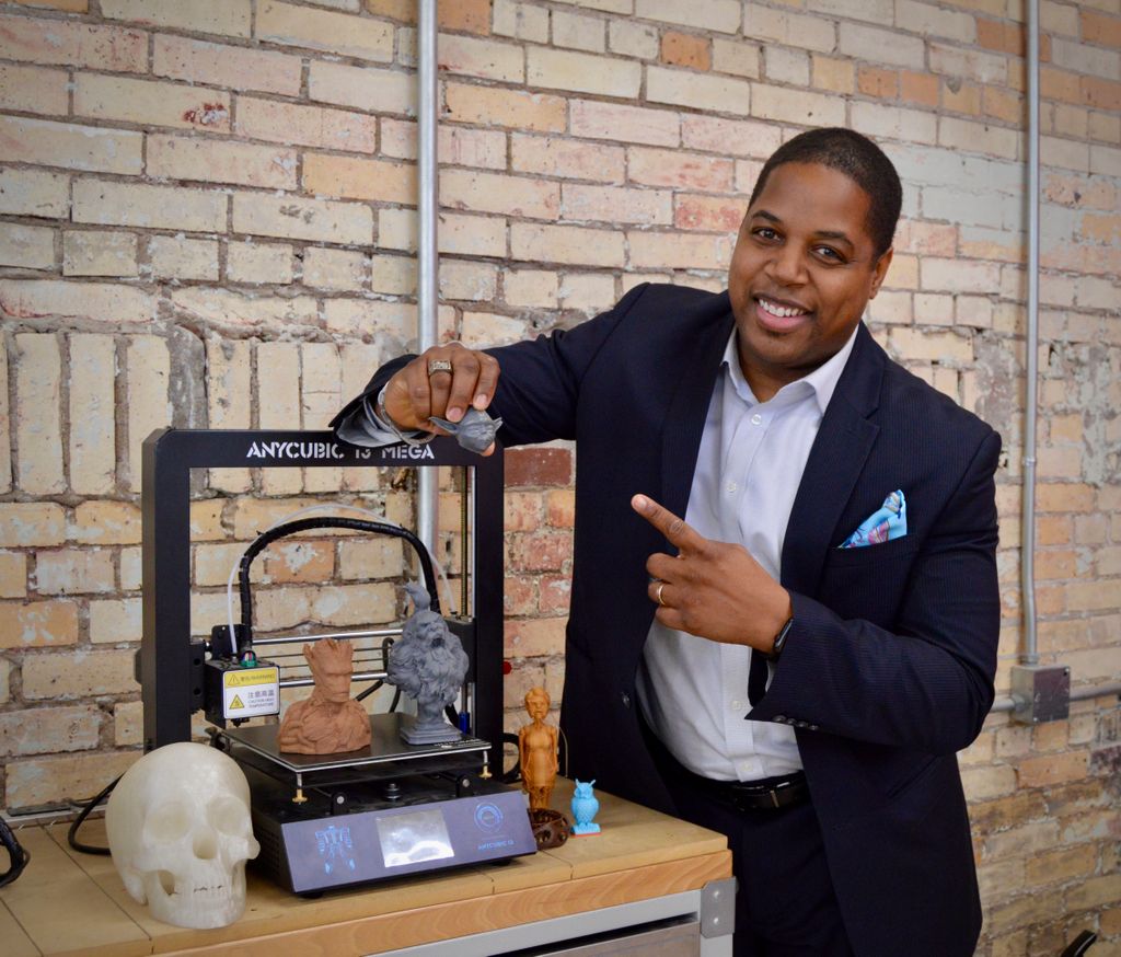 ARInnovationHub's tweet photo. The Innovation Hub welcomes Dr. Chris Jones to our team as Executive Director. We look forward to working with him and growing our maker community @cmjones99 @WinrockIntl @DSNI_org @MITCoLab @MITdusp @pauljudge @STEMGemsBook @MIT_alumni @Morehouse @ThePurplePage @BlackGirlsCode https://t.co/GG5y00fpWp