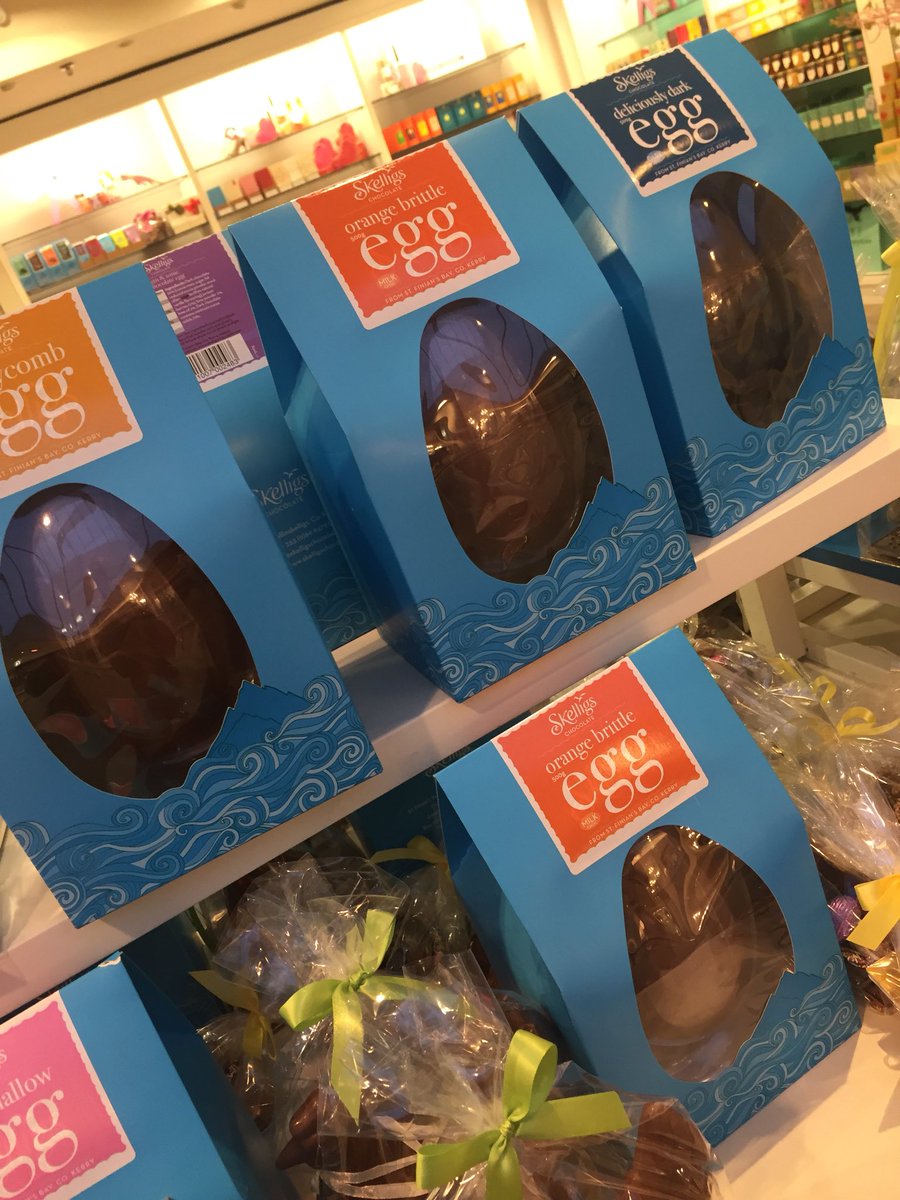 AislingCrotty's tweet image. Definitely not freaking out over the fact that @brownthomas in Cork has @skelligschoc ORANGE BRITTLE EASTER EGG, MY FAVOURITE!