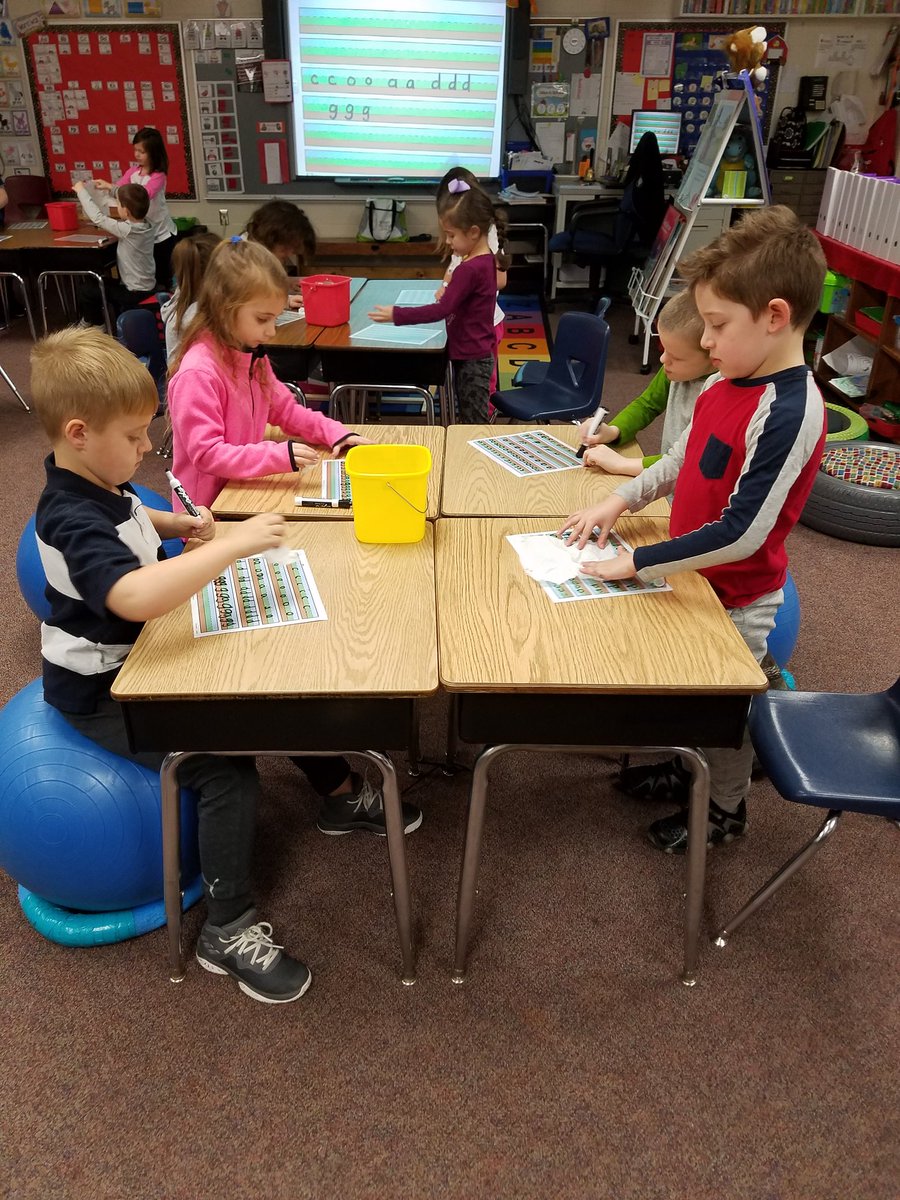kassraines's tweet image. Today&apos;s handwriting group is Mrs. Foote&apos;s kindergarten class. They are working hard using the @StartDOTwriting program and kinesthetic order to learn proper formation and orientation! #WeAreNR #MyOhioClassroom