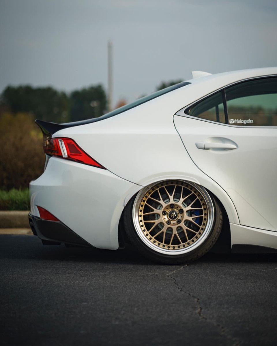 Seibon_Carbon's tweet image. The perfect combo. 
@thebaggedlex | C-Style CF Trunk 
photo | @lucid.tm 
#SeibonCarbon | #2IS 
@Lexus