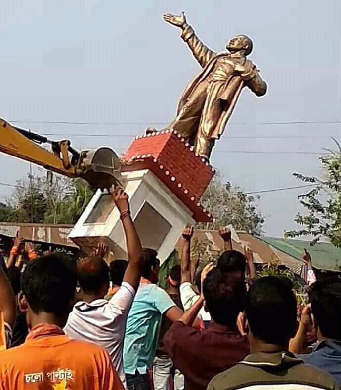 GurjeetSAujla's tweet image. #Lenin #LeninStatue #LeninStatueRow #PeriyarStatue #Periyar #PeriyarStatueDestroyed 

It's disturbing to see BJP supporting vandalising Lenin &amp;amp; Periyar's statue. Will our PM #MounModi act against hate mongers in his party