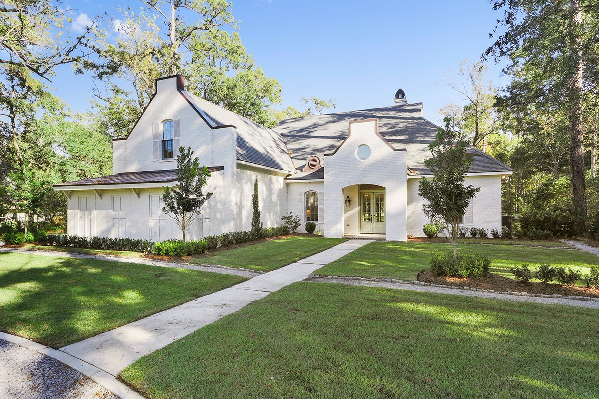 #PriceAdjustment on this gorgeous new construction home on the golf course in Tchefuncta Club Estates! Click the link for more info! bit.ly/2zFlFFh
#realestate #mcneelymack #lifestyleproperties