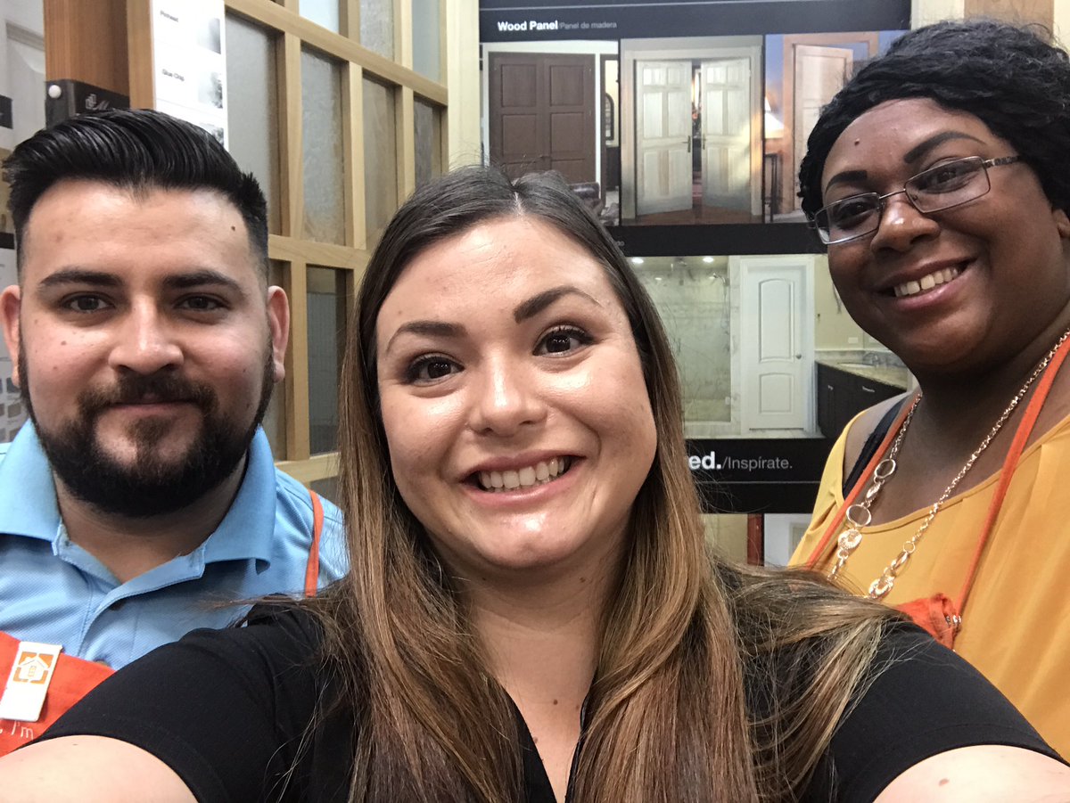 MassielMasonite's tweet photo. Just wanted to give a shout out to these amazing associates who always bring their A game to sell more doors. Looking forward to a great sales year! #partneringtowin @prodesk_0663 @Shelene_Larsen https://t.co/wMWeLNwLBA