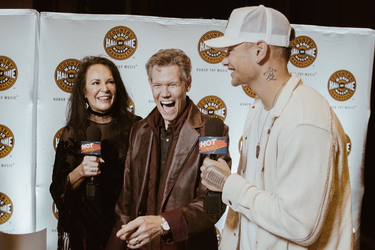 kanebrown's tweet photo. To make @randytravis laugh you gotta tell him a dirty joke 😂 #family https://t.co/p7CEjsdRmU