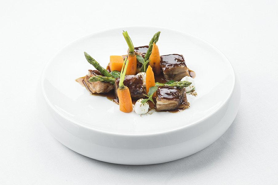 NanduJubany's tweet photo. El dijous que ve, 15 de març, en David Romero i jo farem un sopar a quatre mans al @hotelmajestic!!! Un sopar dins el festival gastronòmic que han muntat amb el #passeigdegourmets!! No us ho perdeu!!! https://t.co/IanfylZ6Zl https://t.co/sNMIk1mRX6