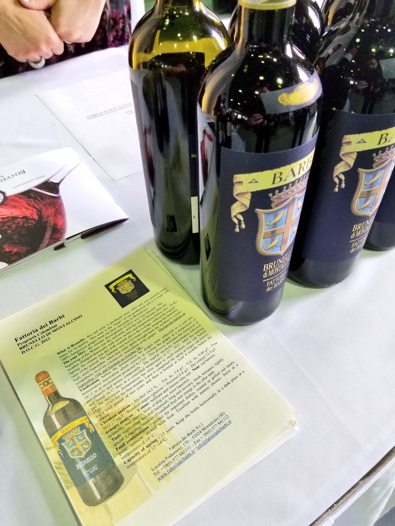 MTLWINEGUY's tweet photo. Starting with the classics @AntinoriFamily @FattoriaBarbi @CaparzoWines #piandellevigne #barbibrunello #caparzoriserva #lacaduta #2013 #2012 #2015 @ConsBrunello #benvenutobrunello https://t.co/HvHOmRRWxb