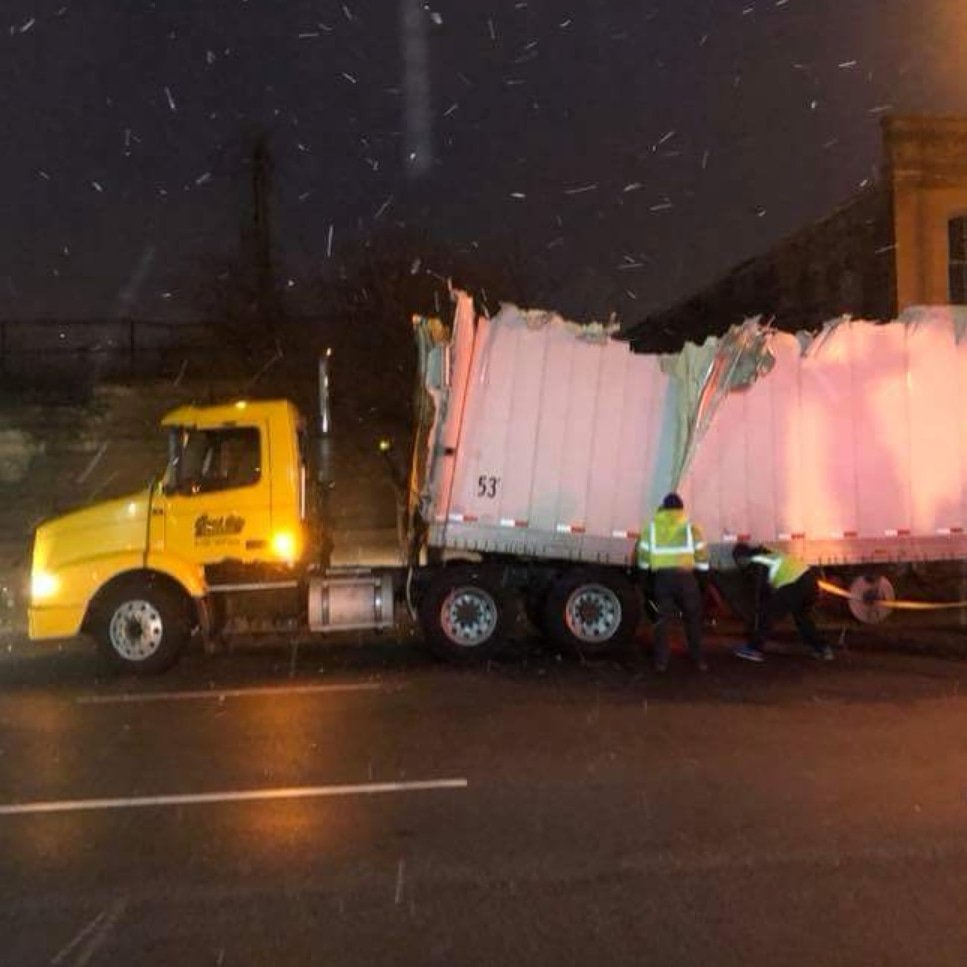 Bent_River_Brew's tweet photo. I bet this dude could have used a pint from Bent River after a day like this. The truck eating bridge strikes again! #iowa #Davenport #tagtheqc #bentriver https://t.co/9aQ3gpWLK4