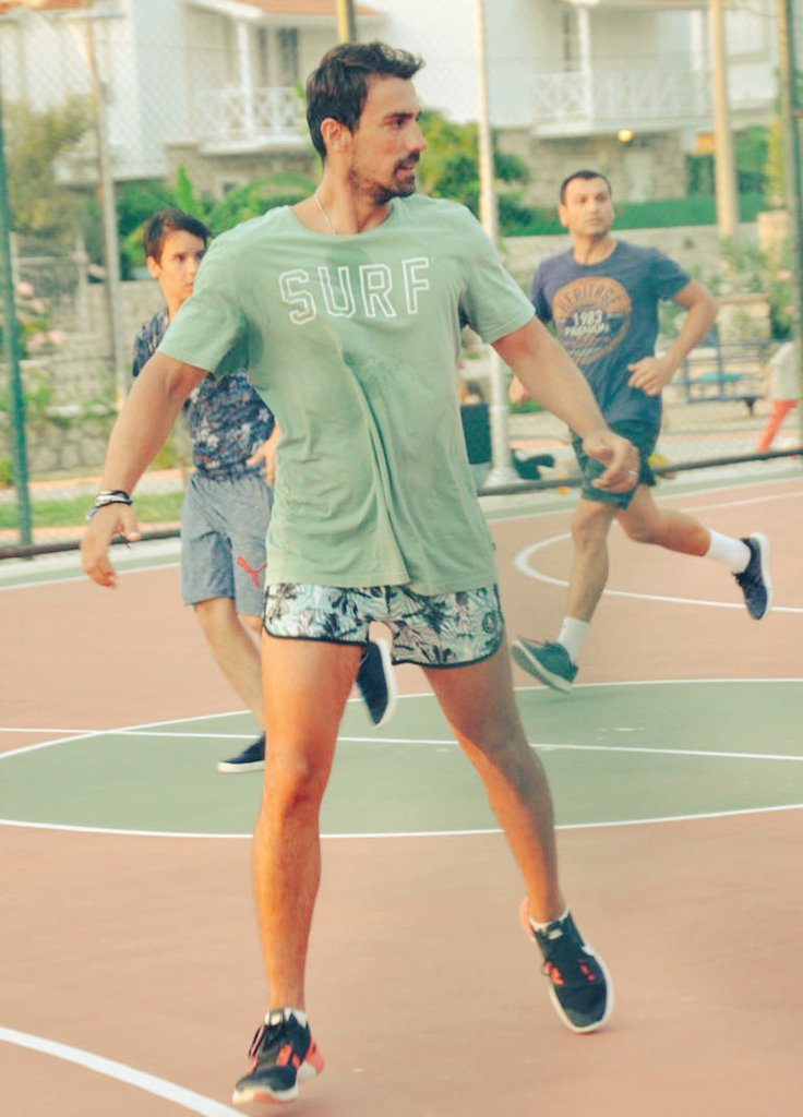 BestOfIbo's tweet photo. 🏀🤾‍♂️
 #İbrahimÇelikkol #SiyahBeyazAşk #AsFer https://t.co/HeKVnOwaX9