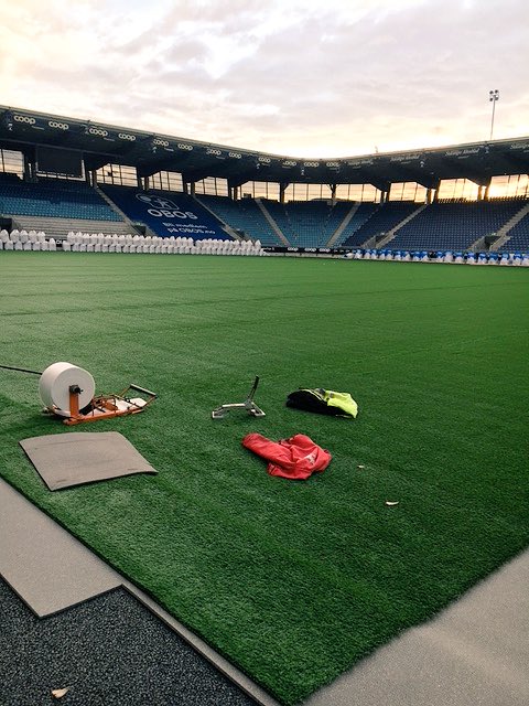 Viking Stadion er grønn og installasjonen er i rute. #kunstgress