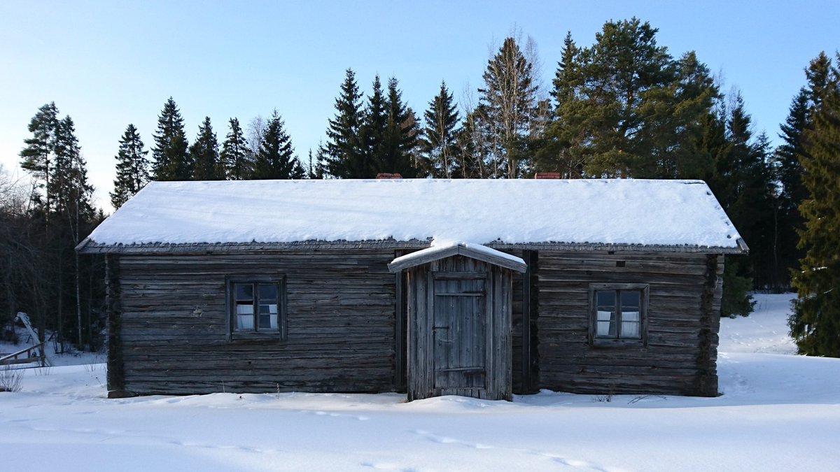 3m3k3p's tweet photo. Suomen ainoa kirjallisuuden nobelisti syntyi täällä ja kuoli yhdessä toisessa tuppukylässä 53 vuotta sitten. (Synnyin)paikalla on käsin kirjoitettu kyltti. #Thisisfinland #kirja #kirjallisuus https://t.co/8lmQKp0nGs