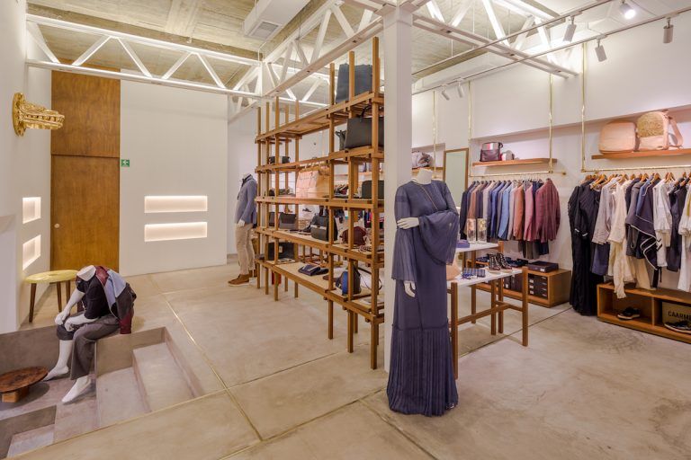 ENCUÉNTRANOS | #Yakampot está en IKAL STORE: diseño artesanal mexicano, curaduría y espacio de difusión cultural ¡Te esperamos toda la semana en MASARYK 340, Polanco! ✨⬇️ coolhuntermx.com/ikal-tienda-di…