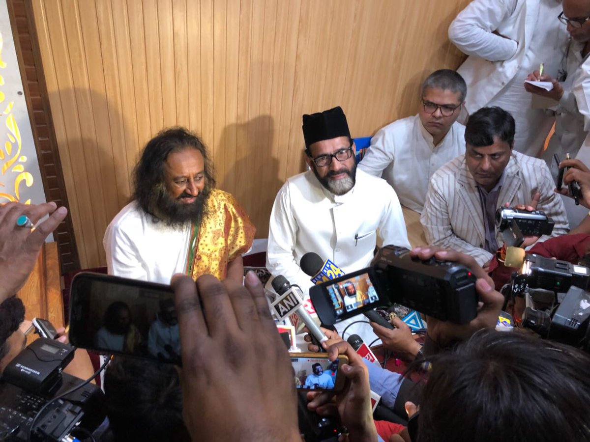 Visited Bareilly, Uttar Pradesh on the invitation of Maulana Tauqeer Raza Khan. Had a very warm and cordial welcome, we discussed various issues related to the peace and prosperity of India. Also visited the Dargah-E-Ala Hazrat.