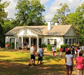OfficialLWH's tweet photo. Come by and visit the Little White House during #SpringBreak2018. We have #scavengerhunts, #activitybooklets, and #geocaching for everyone. There is also a #guidedtour on Saturday mornings at 9:30. Great place for groups to visit. #LWH #FDR #georgiastateparks. https://t.co/EkWkCq4Sxc