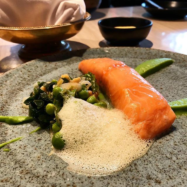 JeannieChoLee's tweet photo. Dining while surrounded by #art is a treat! In #hongkong there’s #chinaclub #duddells & @bibohk; this sousvide salmon @bibohk is delicate & tasty #artandwine #greatatmosphere https://t.co/BaaZUv1td1