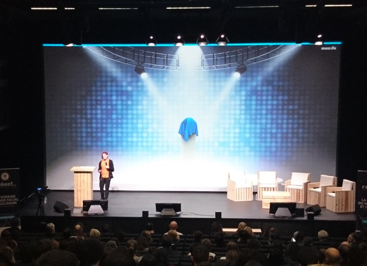helloasso's tweet photo. C'est @MitchellBaker qui, après @Lea_Thom, @ismaellemouel et @Troncharlie, ouvre la social good week et témoigne de l'engagement de  @mozilla dans le social good #reboot_ #SocialGoodWeek https://t.co/Vj322EjaLI