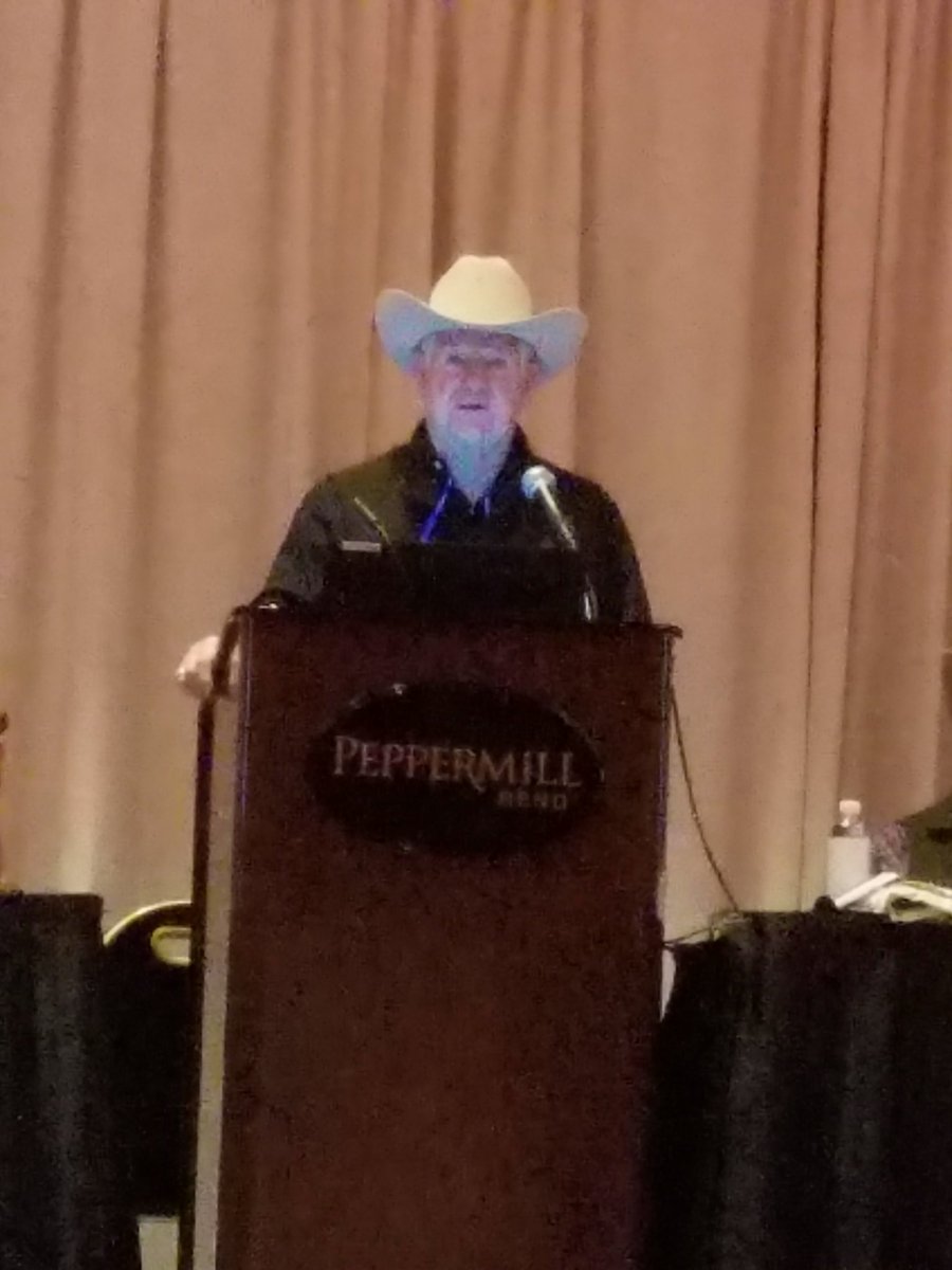 SheriffMarkN's tweet photo. National Sheriffs' Association president Sheriff Harold Everson addressing the Sheriff's at Western States Sheriffs conference.
#Washingtonsheriffs https://t.co/jTc1cOVMO1