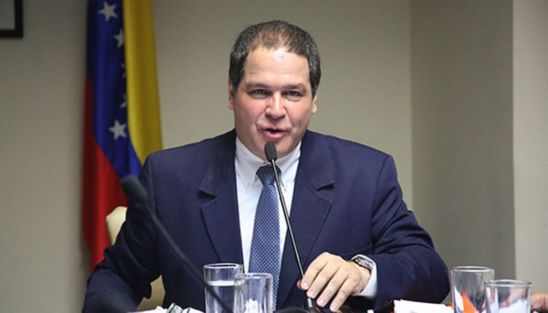 AsambleaVE's tweet photo. El presidente de la Comisión de Política Exterior, diputado @LuisFlorido, informó que la Organización de Naciones Unidas (ONU) no participará como observador internacional en las presidenciales, ya que consideran que el llamado a elecciones en Venezuela carece de  legitimidad. https://t.co/W8XTfCpK0b
