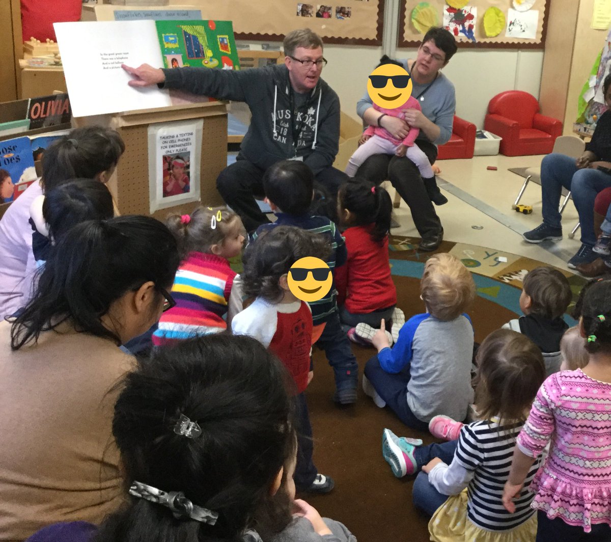 SecordEarlyON's tweet image. Our Early Reading Coach sang &amp;amp; read with us. Chatted w #families about value of #homelanguage #reading @ home. Thx @sbrdow! @EarlyYearsTDSB