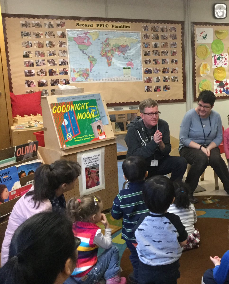 SecordEarlyON's tweet image. Our Early Reading Coach sang &amp;amp; read with us. Chatted w #families about value of #homelanguage #reading @ home. Thx @sbrdow! @EarlyYearsTDSB