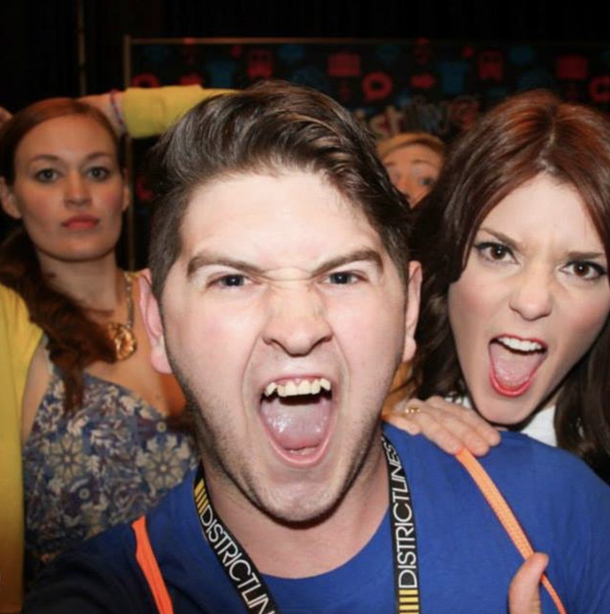 jpontheinternet's tweet photo. rewatching #ThisMightGet and remembering that time I took a "selfie" with @gracehelbig @mametown and @harto https://t.co/vNGi84NBuS