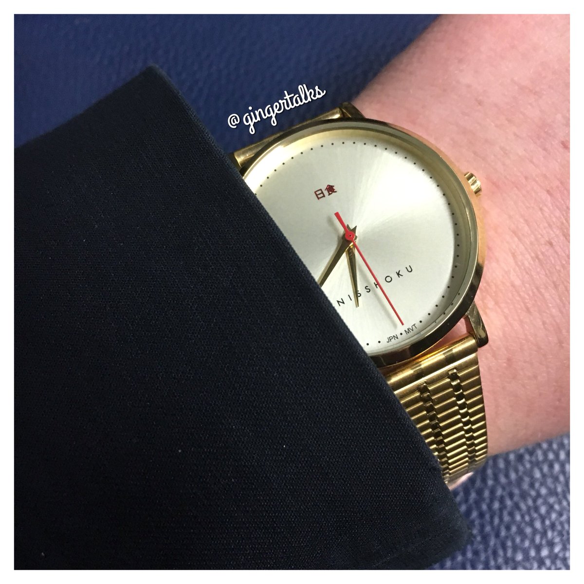 Ginger_Talks's tweet photo. The @nisshoku__ Eclipse Fine Link 38mm Gold... a classic & sleek, effortless piece that will sit with your luxe and casual wardrobe.
#18carat Gold plating
#japanesequartz Miyota Mvmnt
#scratchresistant Mineral glass
+simple interchangeable leather straps 👉🏼 visit the #blog https://t.co/TmXE21Ygqu
