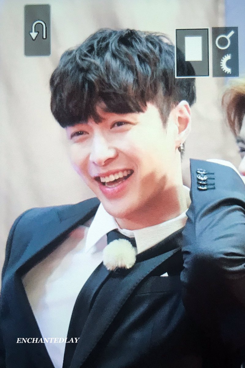 EnchantedLay's tweet image. #Lay #Yixing #张艺兴 #레이  #장이씽 180308 Go Fighting