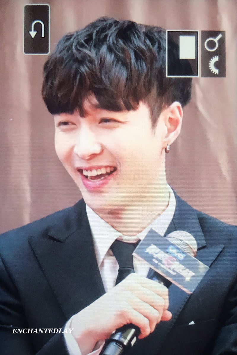 EnchantedLay's tweet image. #Lay #Yixing #张艺兴 #레이  #장이씽 180308 Go Fighting