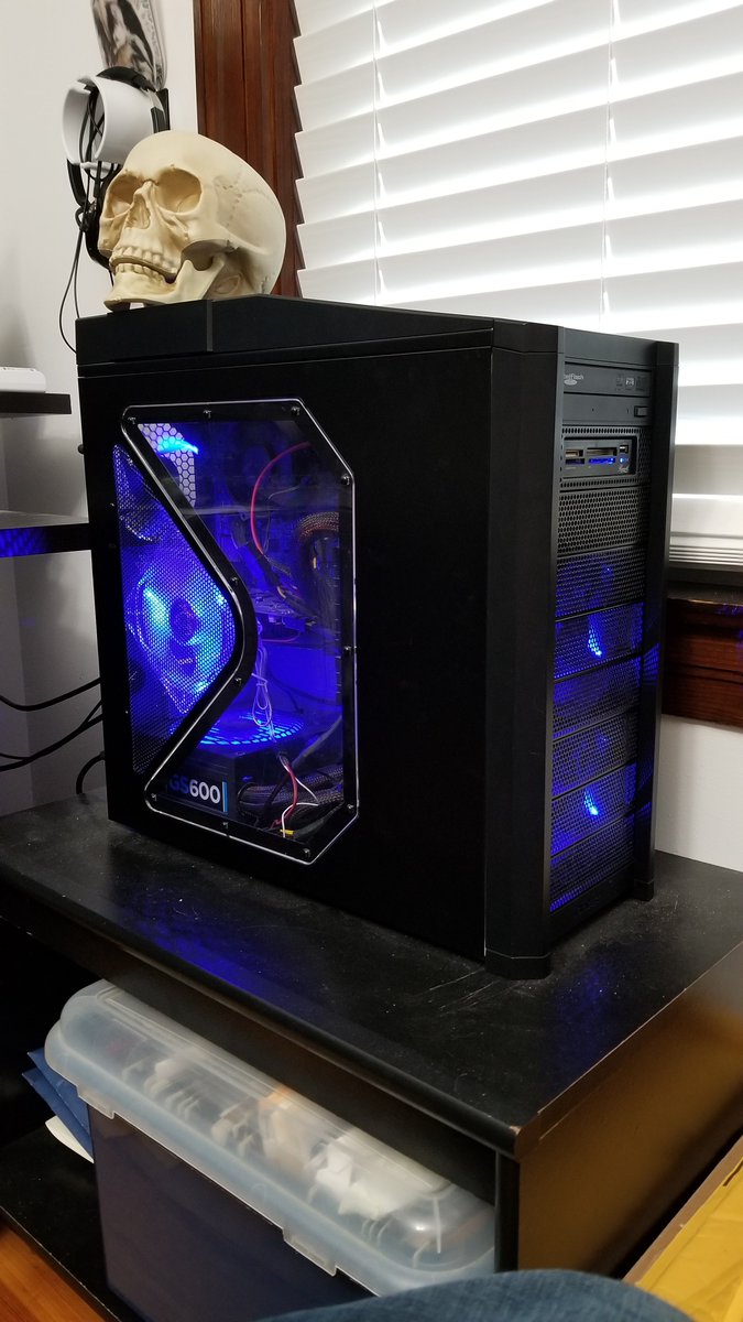 Psycosis86's tweet photo. A picture of my potato :( #PLSPUCK I would puck @GamersNexus to the moon. @NZXT https://t.co/fl3BZwyz0v