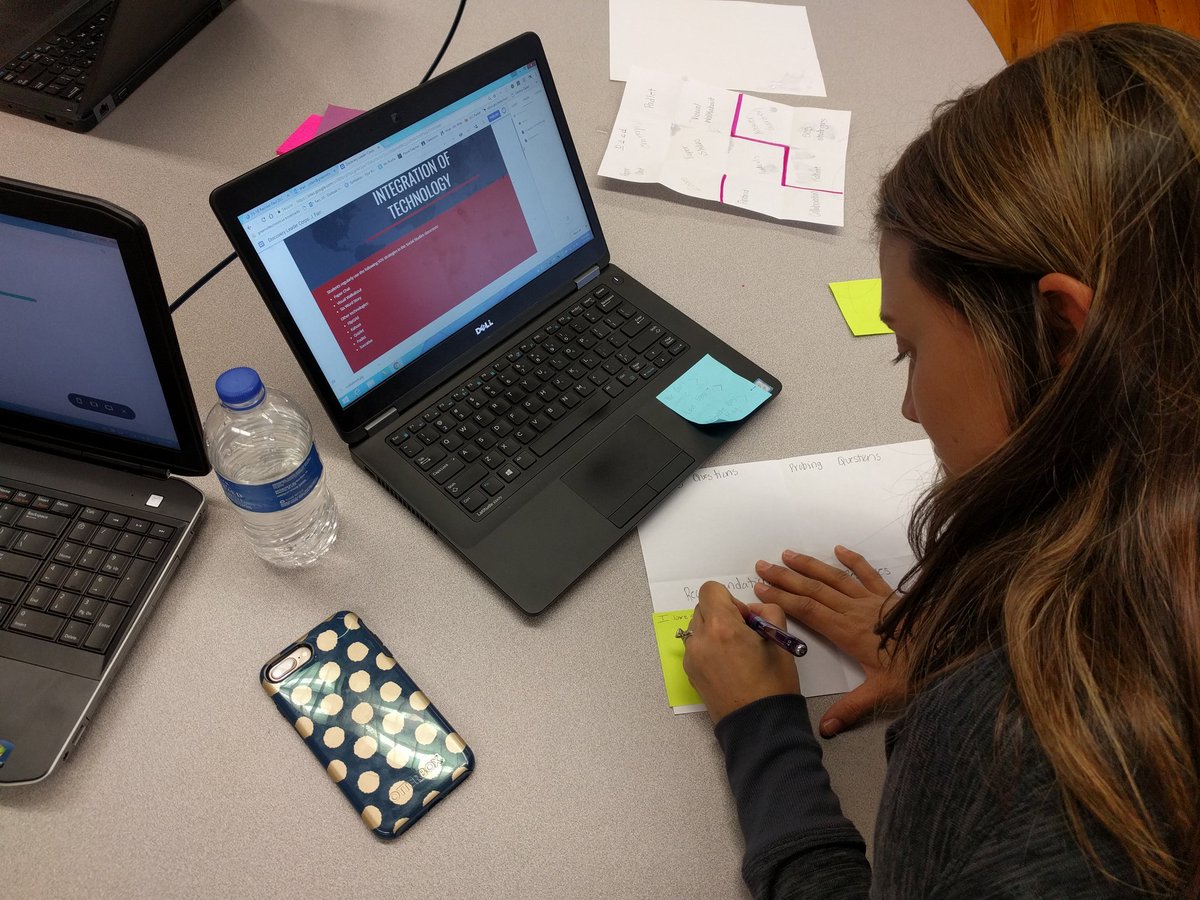 NavEd_Tami's tweet photo. Sharing 3-Year DLC Portfolios and sharing peer feedback. Impressive transformative education. #DEPDNCC18  #teacherportfolios #iteachtoo https://t.co/IpYIVYsVNb