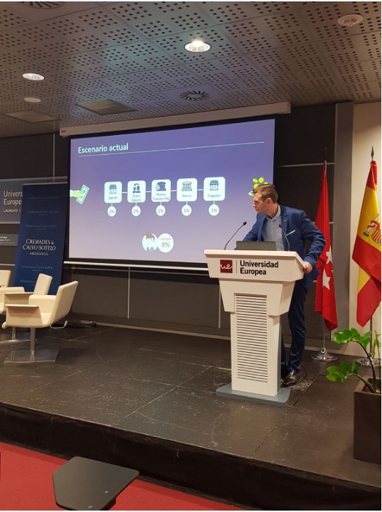 cremadescsotelo's tweet image. .@Lcambroner, CEO y fundador de @TransferZero,  primera plataforma en España dedicada a realizar remesas a cualquier parte del mundo: "El primer stopper para las #fintech suele ser regulatorio y de financiación. Los bancos han tenido algo de recelo"  #FinTechWeek #moneytransfer