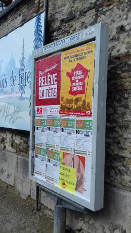 MJCF_10's tweet photo. Hier c'était journée collage dans tous le département pour les jc de l'Aube 💪 https://t.co/aN7oY5KKhe