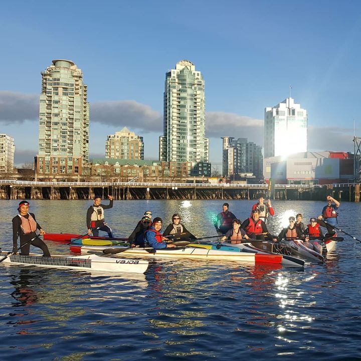 CanoeKayakBC's tweet photo. The @FCRCC paddlers had a special guest yesterday. Mayor Robertson joined them for some paddling and racing on False Creek! https://t.co/WWm6Lri51R #wepaddleBC #PaddleWithUs #CKBCclubs https://t.co/OtdHpl2uWJ