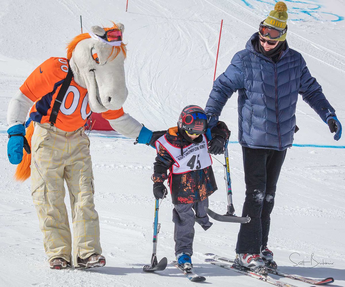NSCD's tweet photo. We all can use a helping hand from time to time! @5280Miles #WFSkiCup https://t.co/F4t7KVbm7K