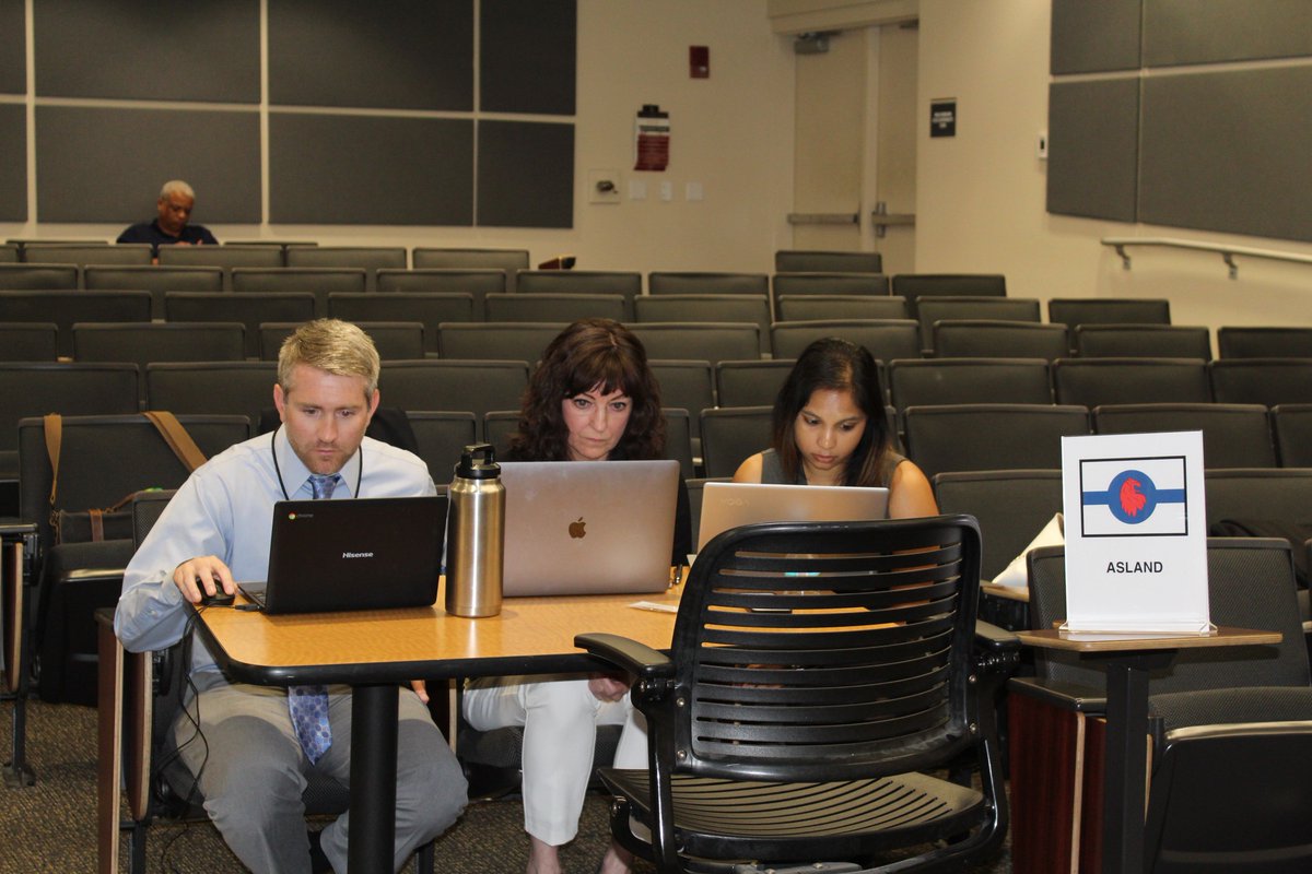 spaucf's tweet photo. Check out our photo album from #NBSim2018! https://t.co/WST91kS01u @naspaa @ucfcohpa @nkapucu @Rabina703 https://t.co/ad8k8fPONc