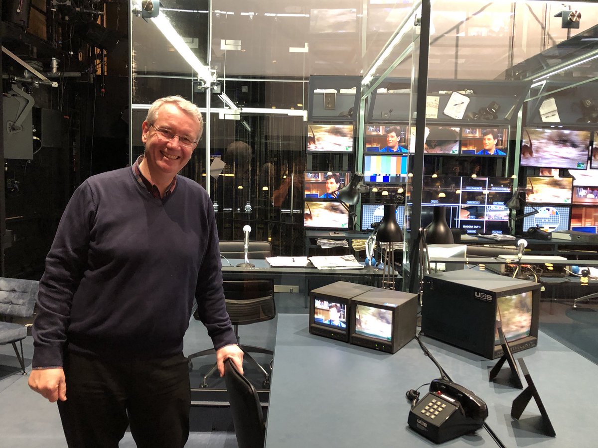 LauraPrice3's tweet photo. Looking forward to #Network tonight! @matthewjersey makes his @NationalTheatre debut 😉#NTFoodwork https://t.co/3T1LLaPaT0