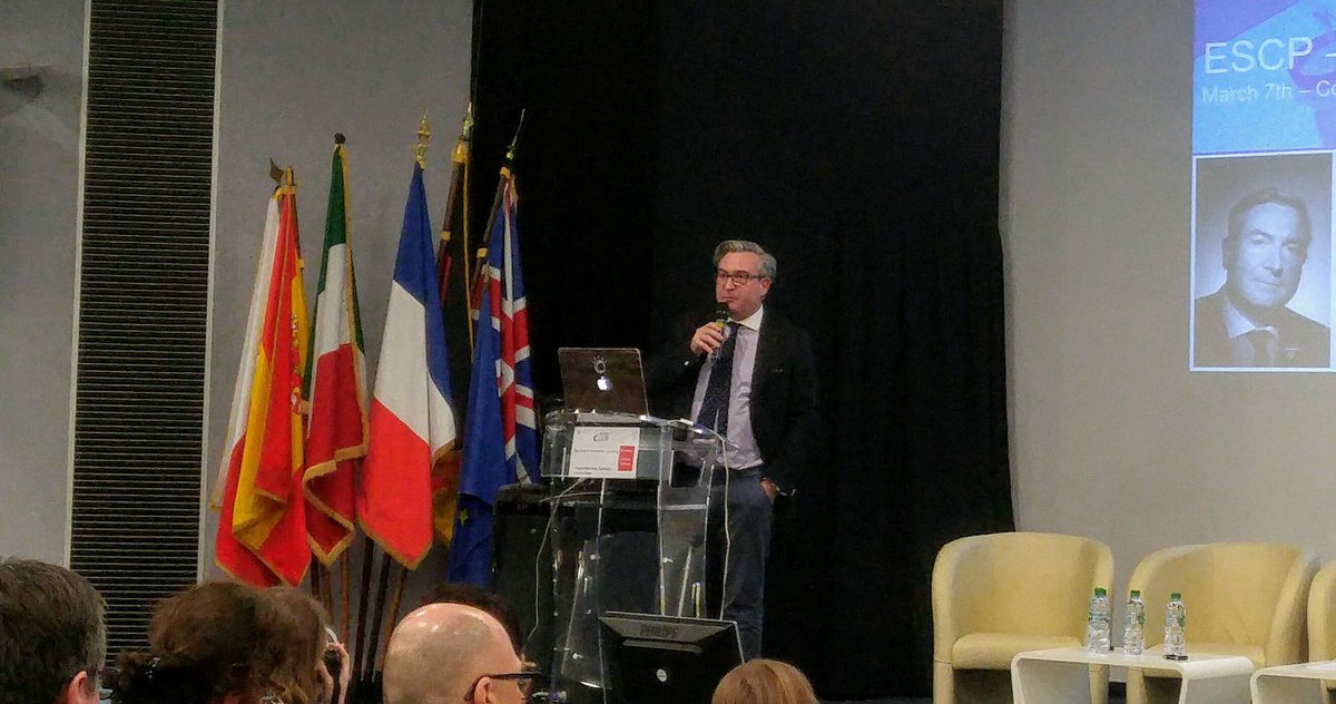 BDC_ESCP's tweet photo. We're still live on Facebook! :)
Dr. Vincent Varlet, Vice-President and Chief Medical Officer chez SimforHealth is now talking about how virtual reality can improve medical care.
https://t.co/w3eC3ayXEQ … https://t.co/LuXM9yU9iO